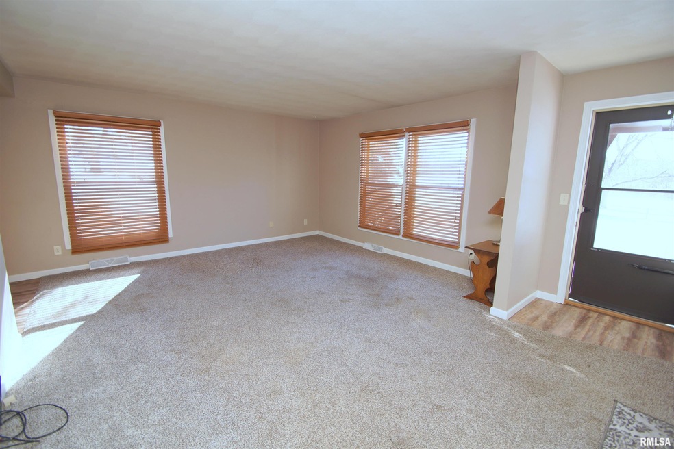 4033 Lillie Ave unit 19B, Davenport, IA 52806 - photo 1
