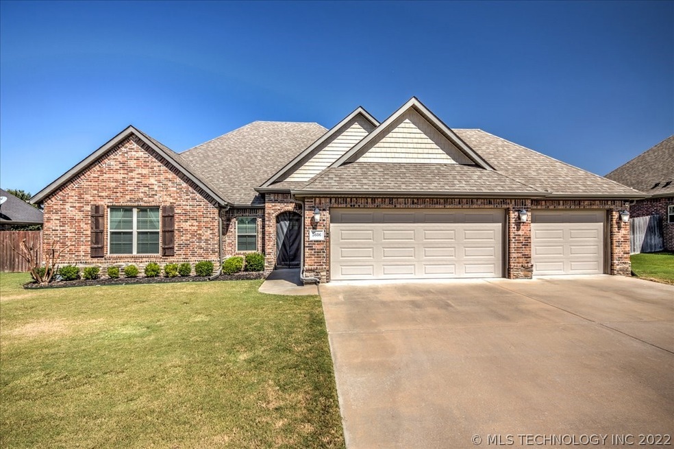 5606 Nottingham Place, Bartlesville, OK 74006 - photo 1