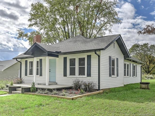 1251 N Allen Rd, Hendersonville, NC 28792 - photo 1