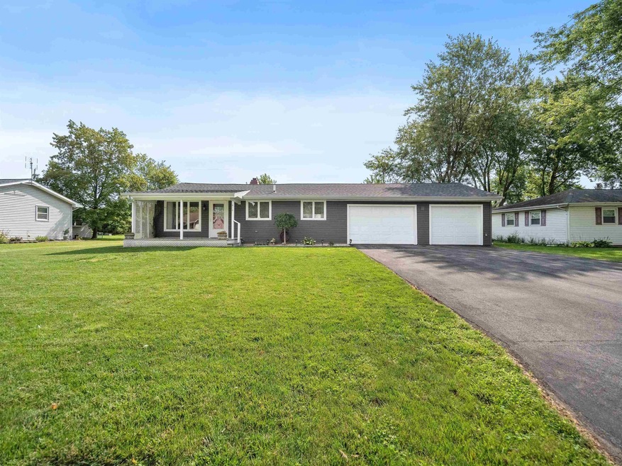 610 Maxine Dr, Ossian, IN 46777 - photo 1