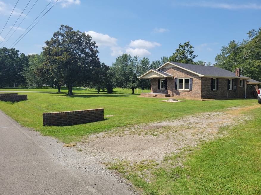 566 Salem Rd, Minor Hill, TN 38473 - photo 1