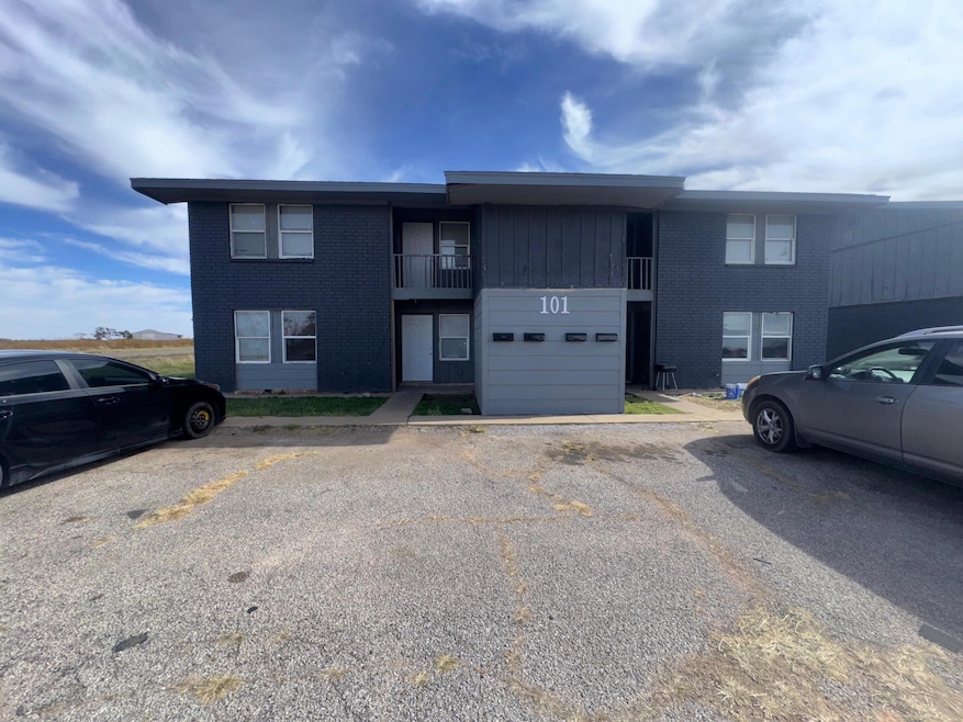 101 Pecos Place, Plainview, TX 79072 - photo 1