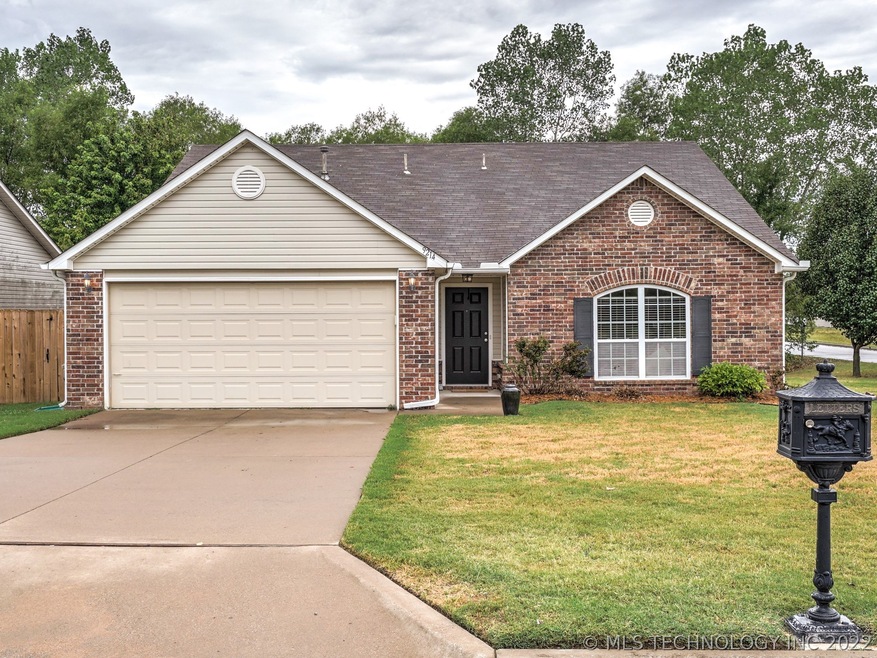 9214 S 256th East Ave, Broken Arrow, OK 74014 - photo 1