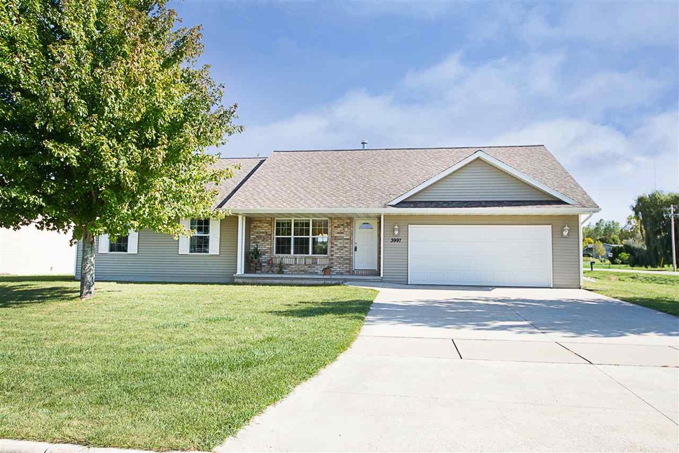 3997 Wright Cir, de Pere, WI 54115 - photo 1