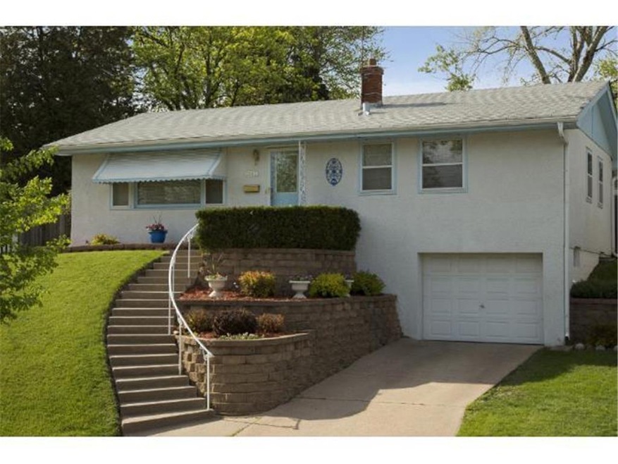 Welcome to this wonderfully maintained 3 bedroom h
