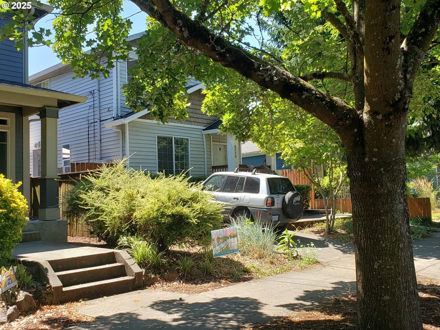 5038 N Vanderbilt St, Portland, OR 97203 - photo 1