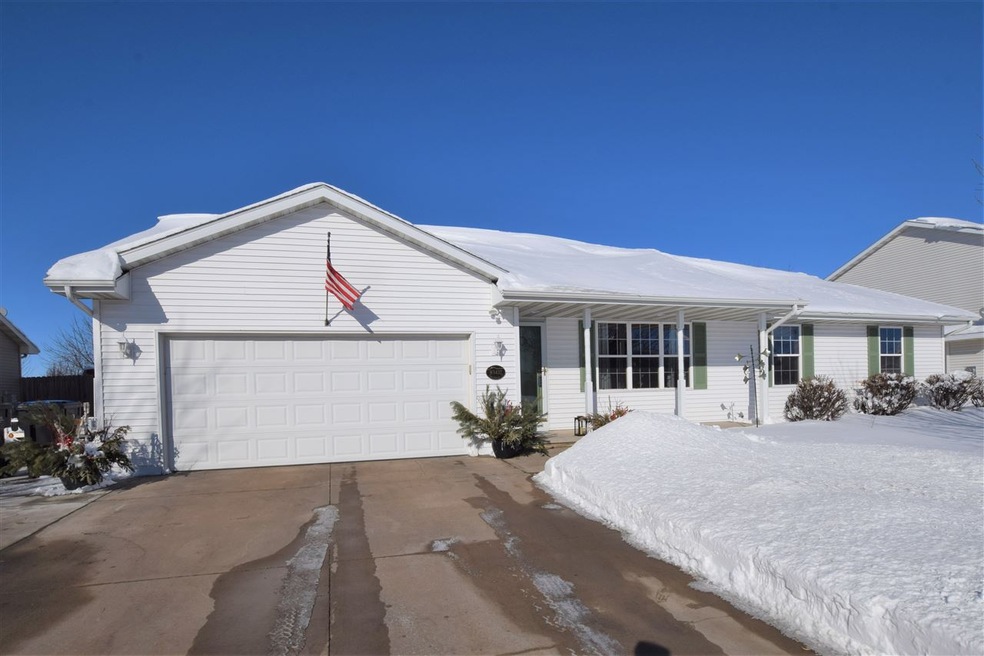 W5432 Trailwood Ln, Appleton, WI 54915 - photo 1