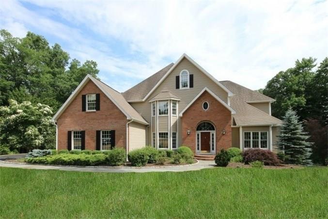 82 Pleasant Dr, Southbury, CT 06488 - photo 1