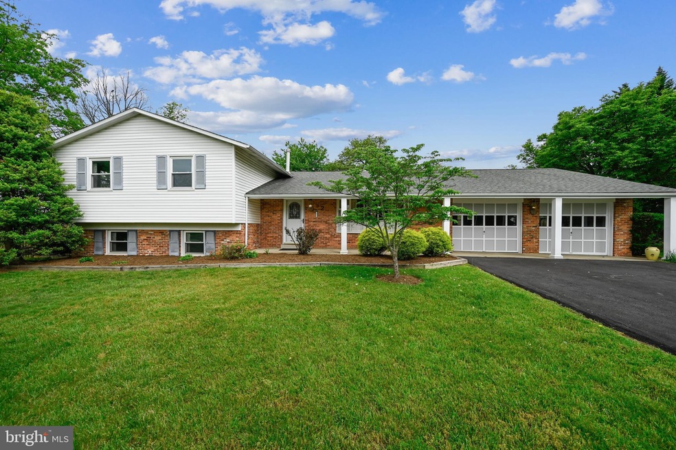 2 Perrywood Ct, Burtonsville, MD 20866 - photo 1