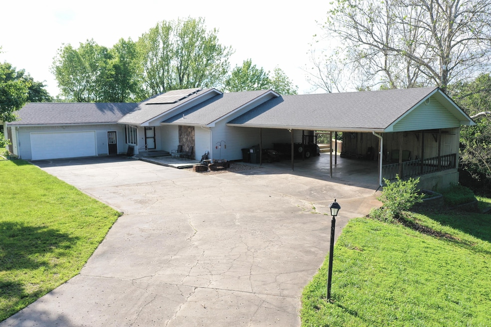 923 E 430th Rd, Bolivar, MO 65613 - photo 1