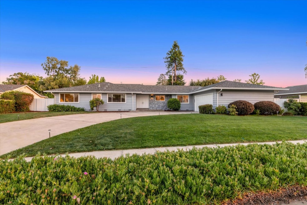 Sold $4,603,000 • Co-Listing Agent