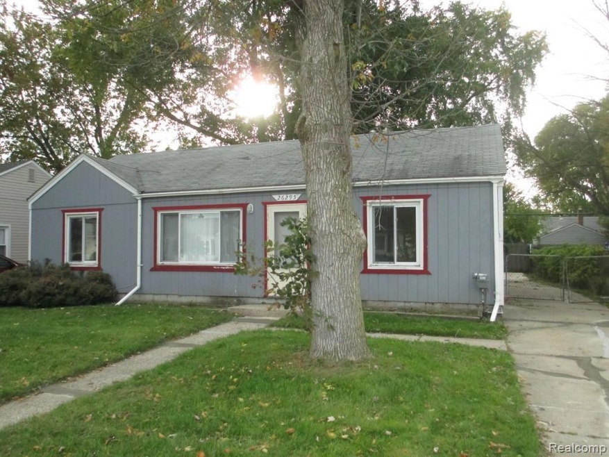 26295 Grandmont St, Roseville, MI 48066 - photo 1