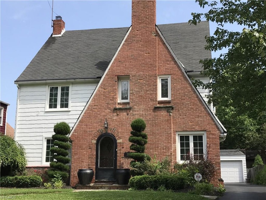 3371 Superior Park Dr, Cleveland Heights, OH 44118 - photo 1