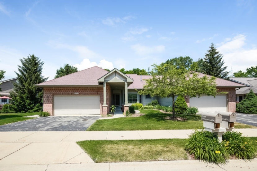 001-Front_View-4340916-small