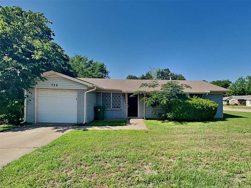736 Treadwell Dr, Hurst, TX 76053 - photo 1