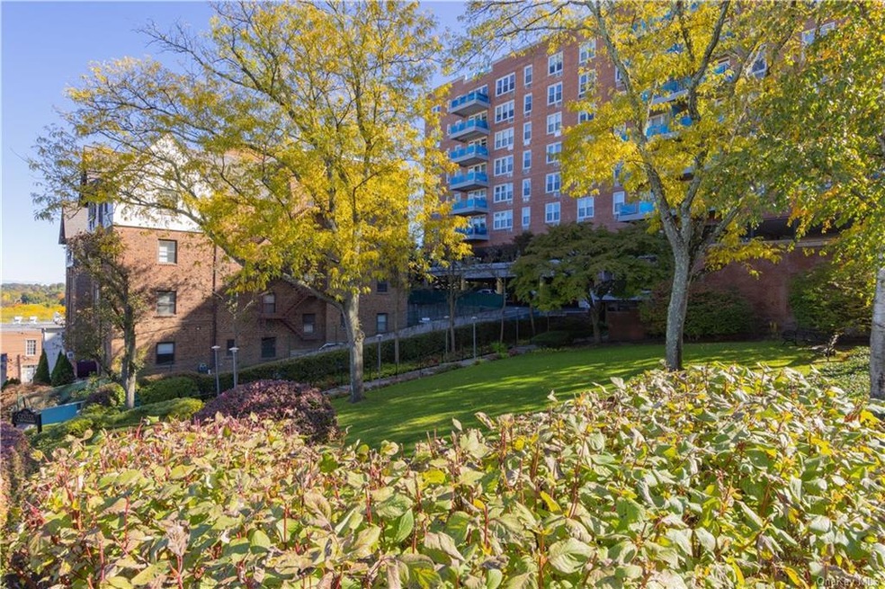 The Gentry Co-Op unit 310, Tuckahoe, NY 10707 - photo 1