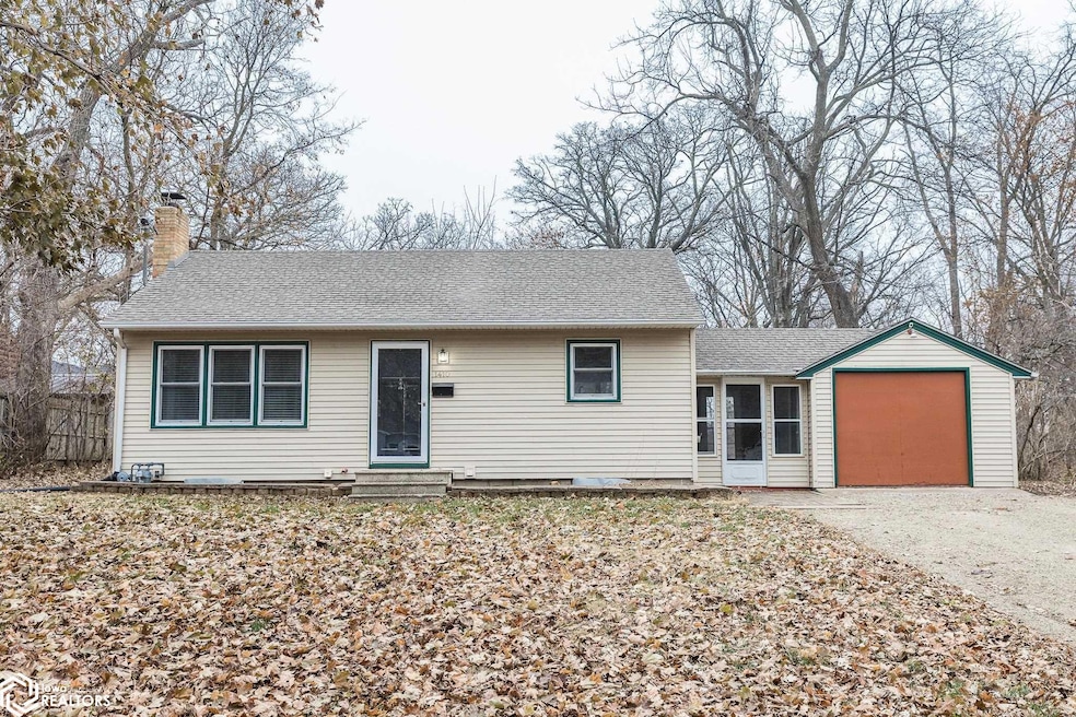 1410 3rd Ave N, Clear Lake, IA 50428 - photo 1
