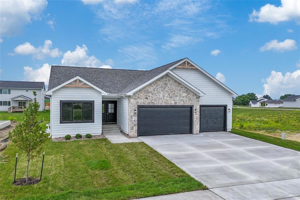 140 NW Crabtree Ln, Waukee, IA 50263 - photo 1