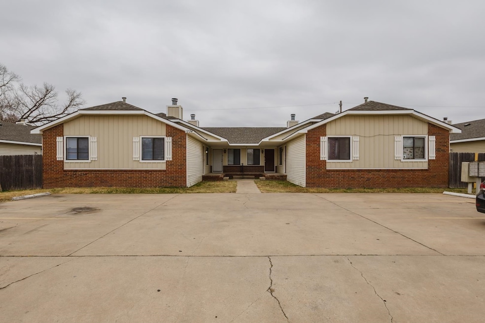 1224 E Selma St, Wichita, KS 67216 - photo 1