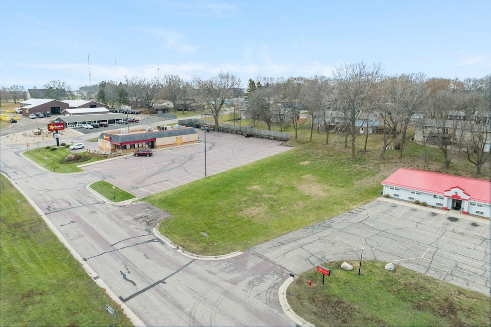 240 3rd Ave, Windom, MN 56101 - photo 1