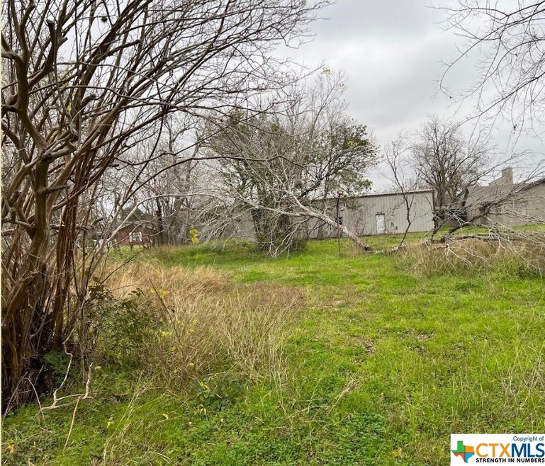 607 3rd St, Edna, TX 77957 MLS 528737