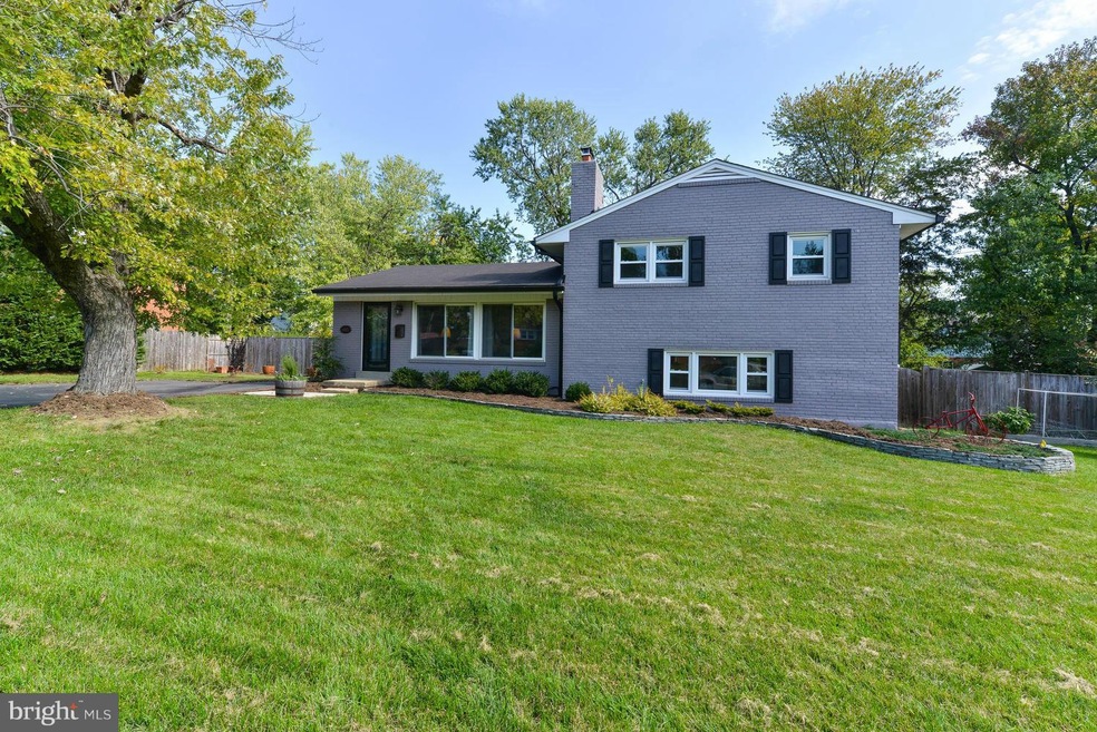 6803 Derrell Ct, Alexandria, VA 22307 - photo 1