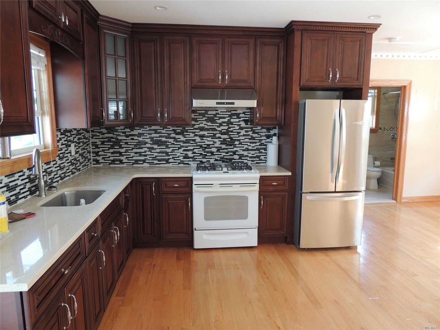 4945 164th St, Fresh Meadows, NY 11365 - photo 1