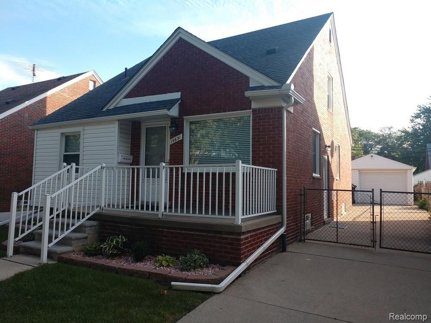 MEL/NAP SCHOOLS. NICE LARGE FRONT PORCH. GOOD CEME