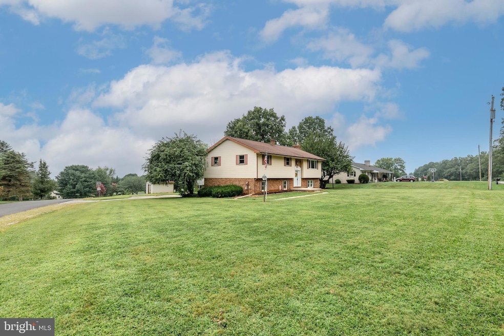 640 Bollinger Rd, Littlestown, PA 17340 - photo 1