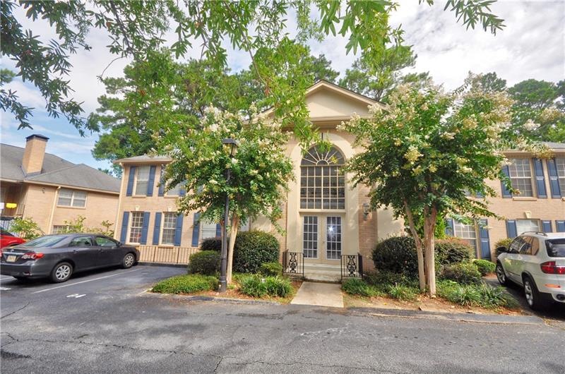 Updated oversized condo in the heart of Sandy Spri