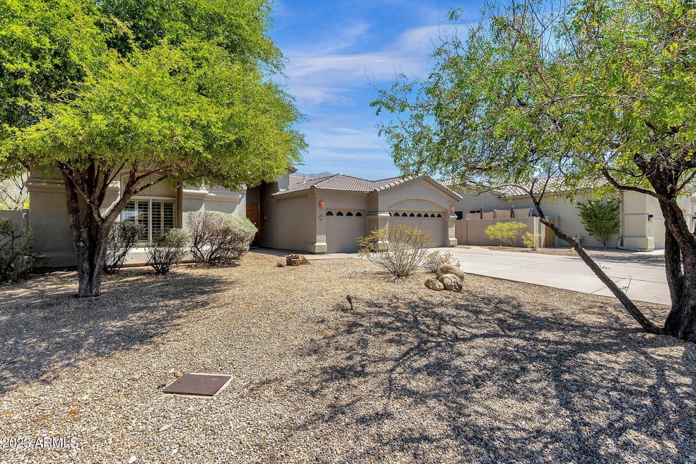 1-web-or-mls-10858-e-cosmos-cir