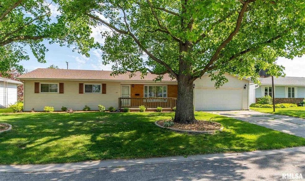 475 Mayfair Dr, Lincoln, IL 62656 - photo 1