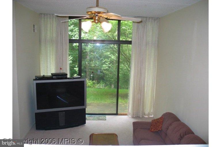 11562 Rolling Green Ct unit 100, Reston, VA 20191 - photo 1