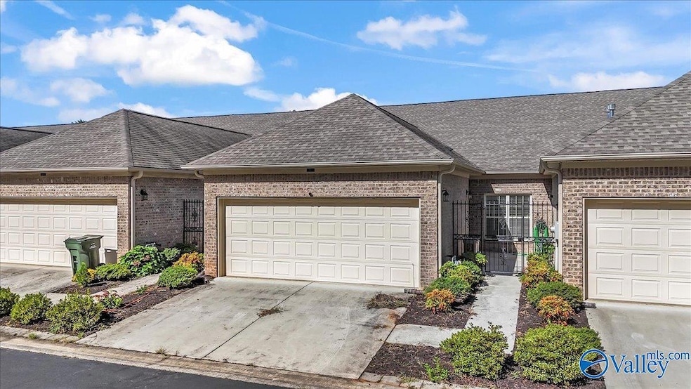 150 Lake Pointe Dr, Scottsboro, AL 35769 - photo 1