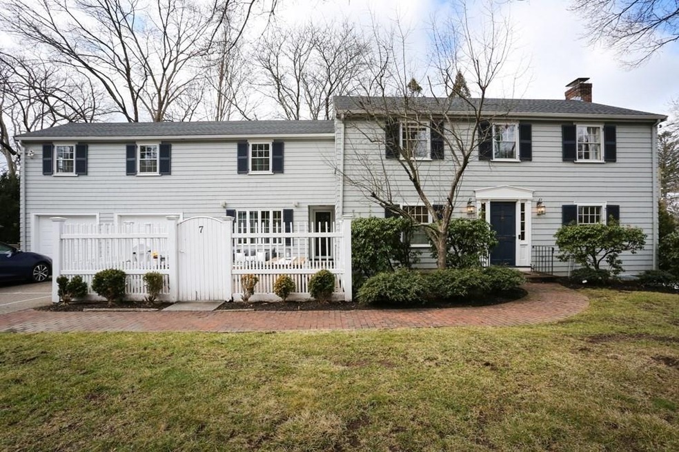 7 Donna Rd, Needham Heights, MA 02494 - photo 1