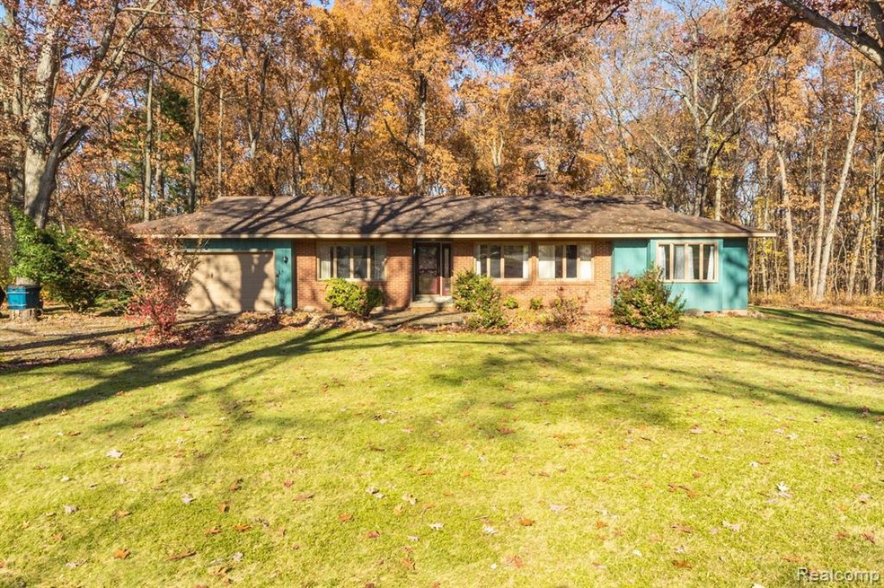 3290 Norton Rd, Howell, MI 48843 - photo 1