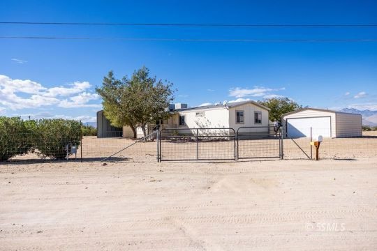 1617 N Everett St, Ridgecrest, CA 93555 - photo 1