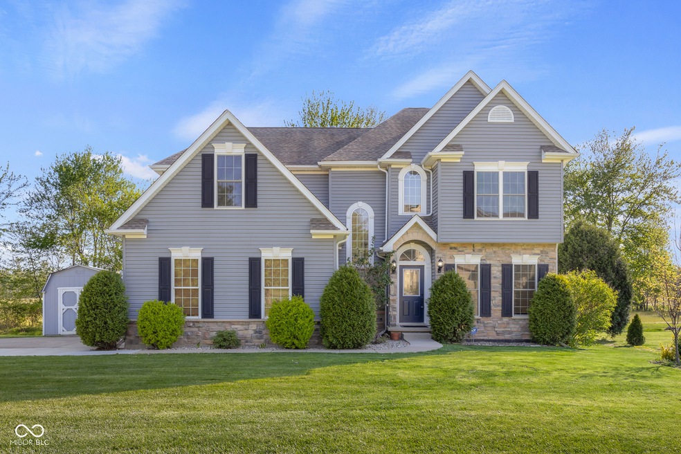 7845 W Hillside Dr, Columbus, IN 47201 - photo 1