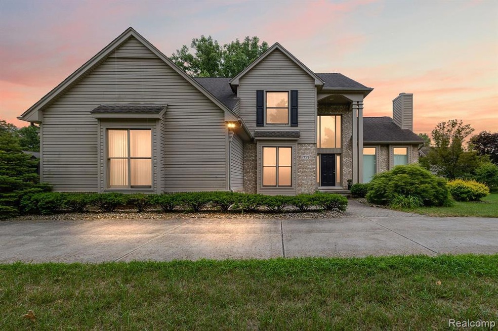 7159 White Oak Dr, West Bloomfield, MI 48324 - photo 1