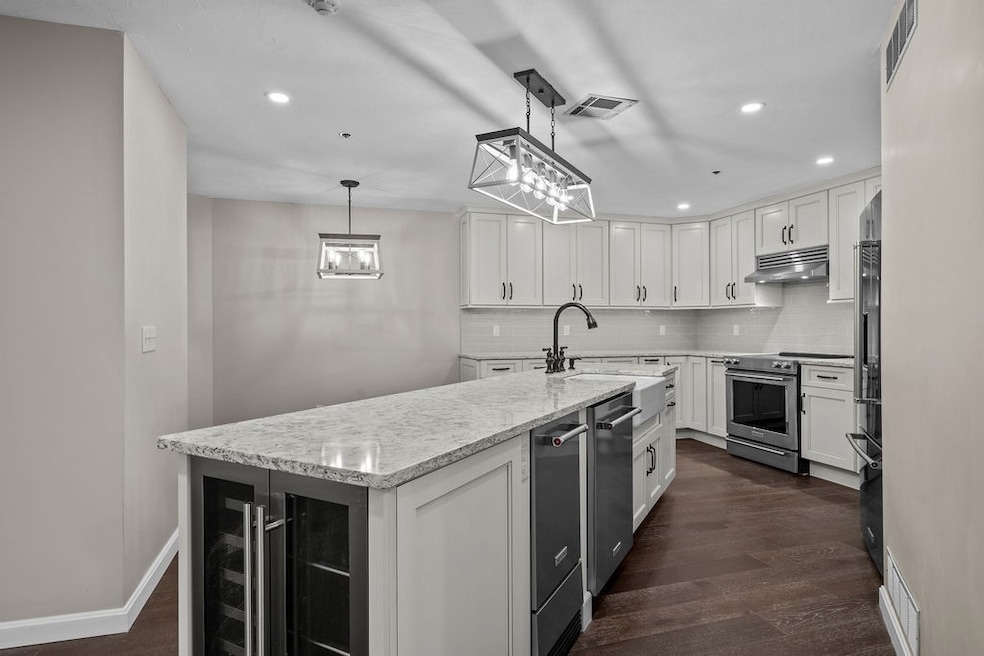 Under Contract $425,000