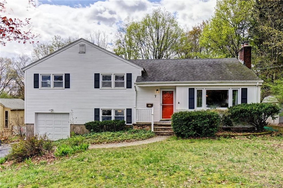 7 Old Meadow Rd, West Hartford, CT 06117 - photo 1