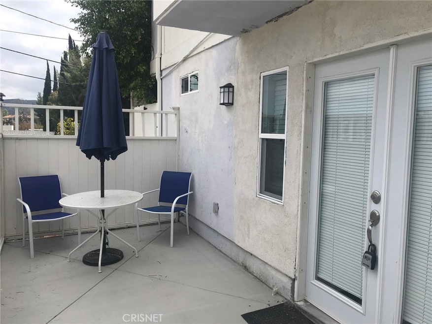 5131 Medina Rd, Woodland Hills, CA 91364 - photo 1