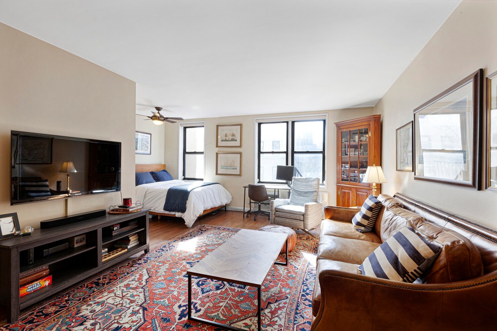 229 E 28th St unit 4-D, New York, NY 10016 - photo 1