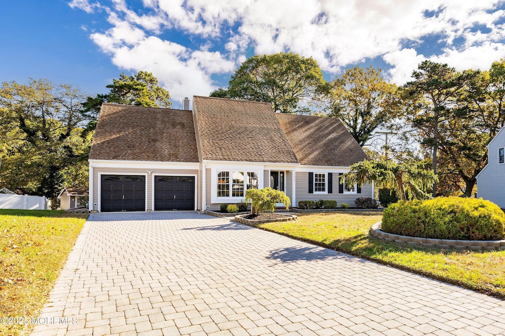 1432 Weeping Willow Ct, Toms River, NJ 08753 - photo 1