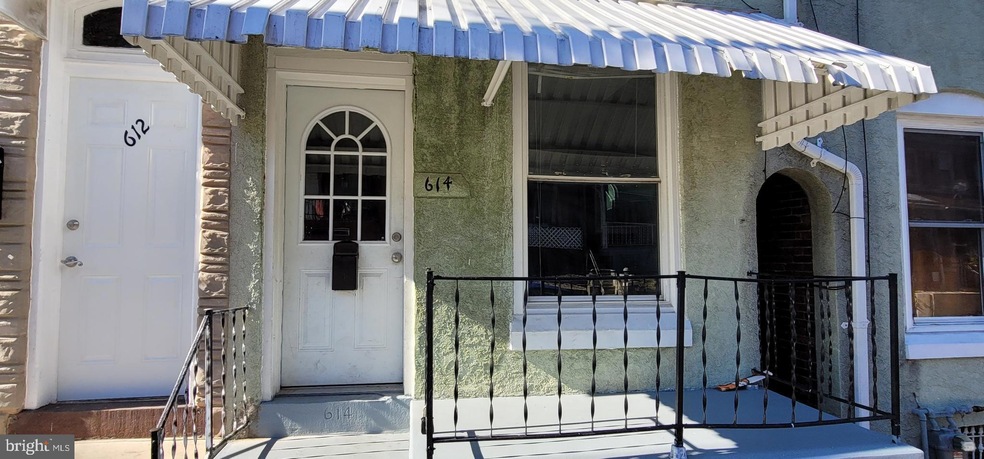 614 Locust St, Reading, PA 19604 - photo 1