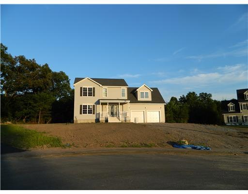 71 Laura Dr, Attleboro, MA 02703 - photo 1