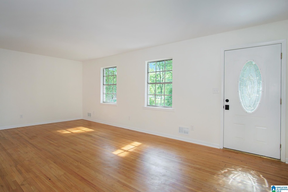 1712 Nancy Ln, Center Point, AL 35215 - photo 1