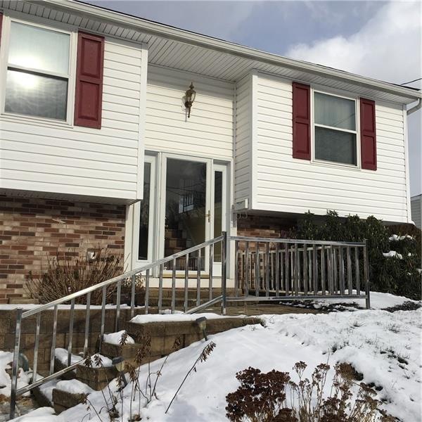 This Home is a MUST SEE!  Beautiful 3-4 Bedroom Ho