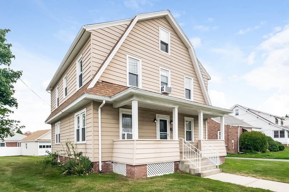 291 Fairview Ave, Chicopee, MA 01013 - photo 1