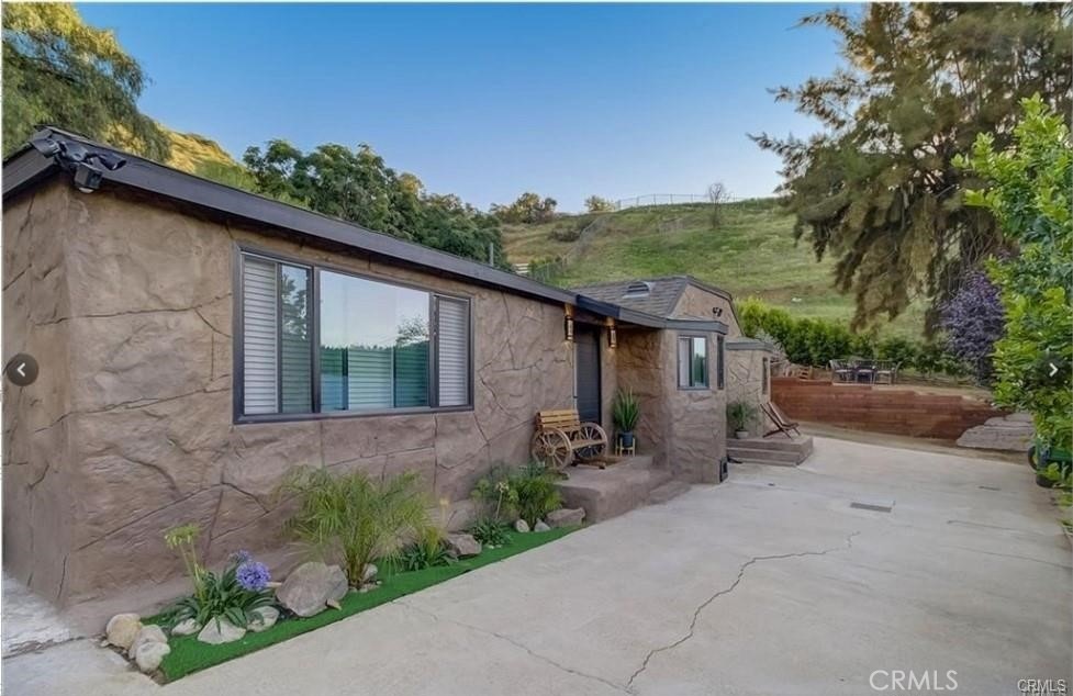 9578 Sunland Blvd, Sunland, CA 91040 | MLS# SR24045732